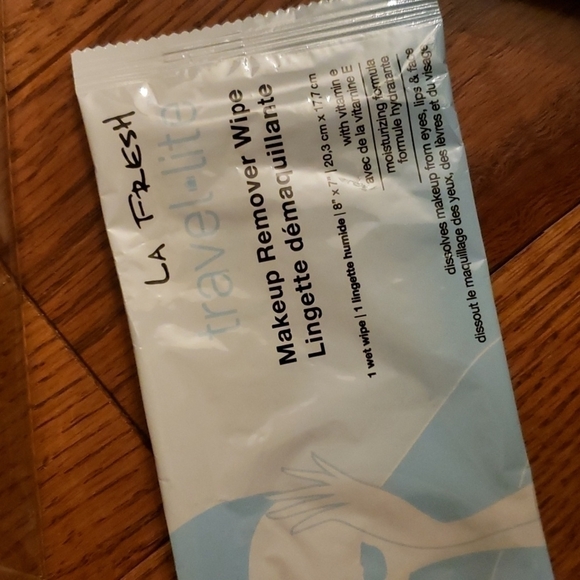 AIRLINES carry-on bundle - Picture 5 of 7